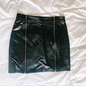 Dual-zip faux leather skirt